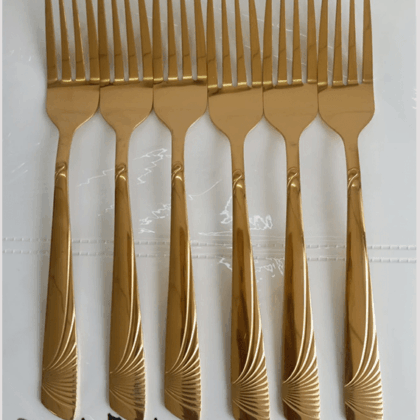 Talheres dourado com listras